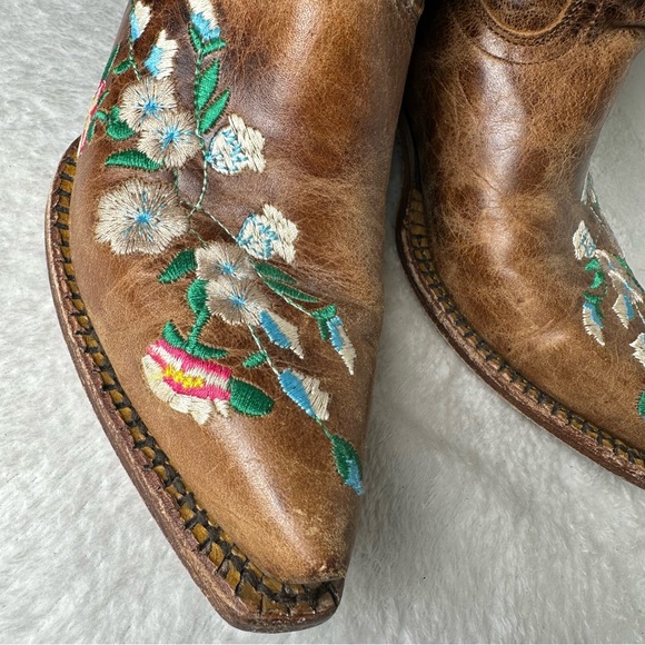 MACIE BEAN WOMEN'S ROSE GARDEN WESTERN BOOTS -
SNIP TOE - Picture 7 of 15